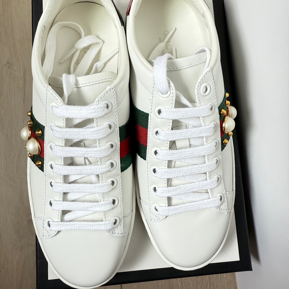 BRAND NEW Gucci Women's White Sneakers with Pearl & Studded Embellishments